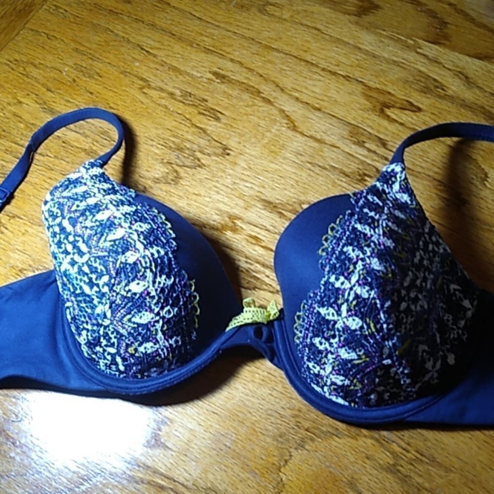 Victoria's Secret Lined Perfect Coverage 32d Bra